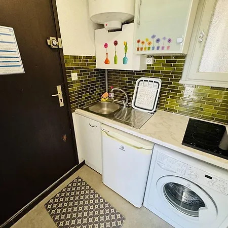 Appartement Bel Refait A Neuf, Au Calme Avec Parking Privatif A - Fr-1-723-131